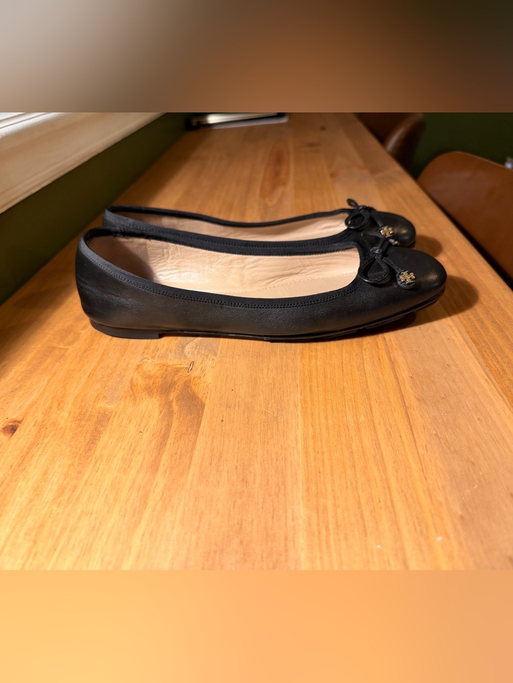 Tory Burch Laila Driver Black Leather Bow Ballet Flats - Picture 2 of 4